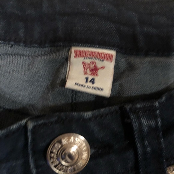 Boys True Religion shorts - Picture 2 of 4